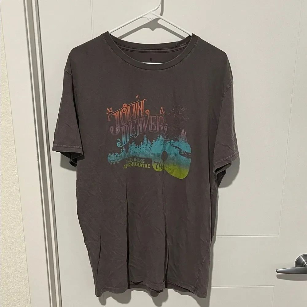 John Denver Music Red Rocks Amphitheater Gray Distressed Graphic T-Shirt